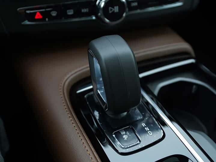 Volvo S90 Hybrid 2025 Hybrid 4 WD — фото 9