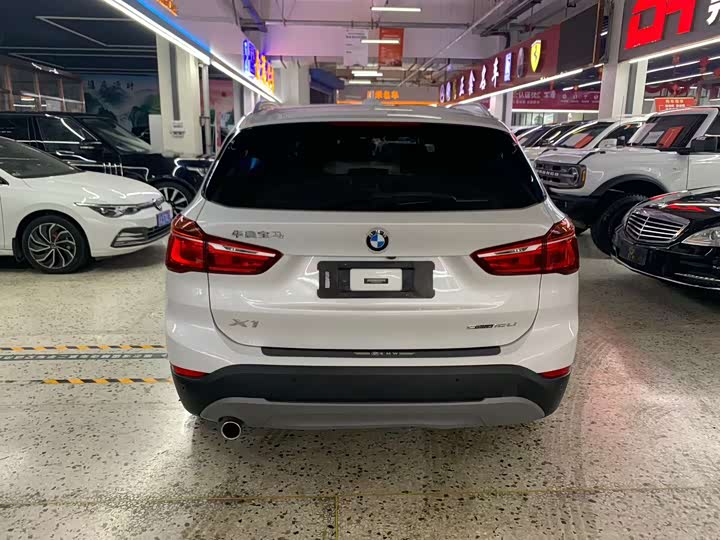BMW X1 2019 s Drive 18 Li — фото 8