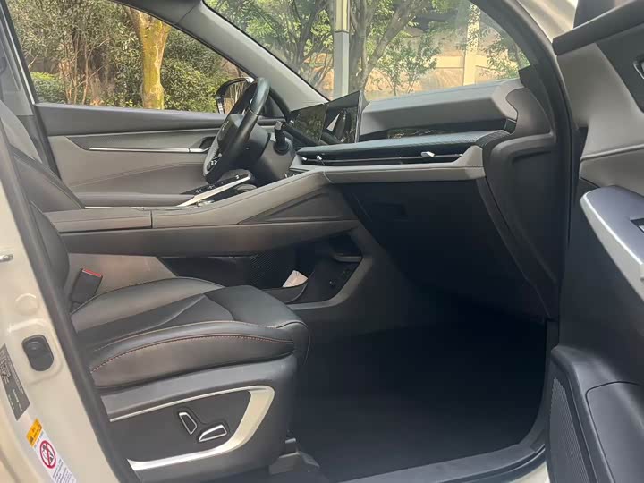 Changan CS75 PLUS 2022 1.5 T ATPremium — фото 4