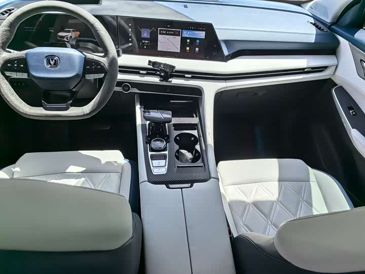 Changan CS75 PLUS 2022 2.0 T AT — фото 8
