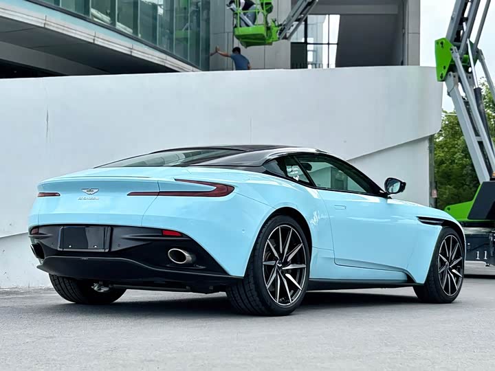 Aston Martin DB11 2019 4.0 T V 8 Coupe — фото 5
