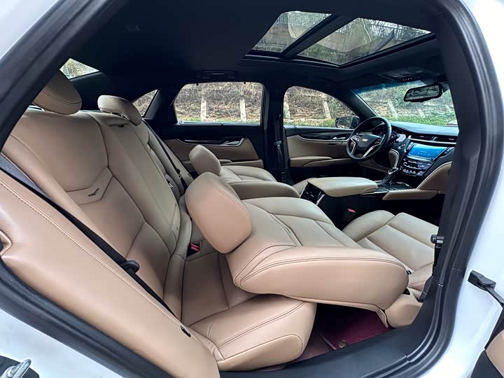 Cadillac XTS 2018 28 T Luxury — фото 12
