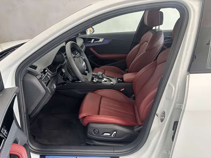 Audi A4L 2025 200 40 TFSI B&O — фото 13
