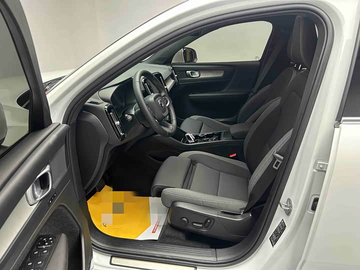 Volvo XC40 2024 B 3 — фото 11