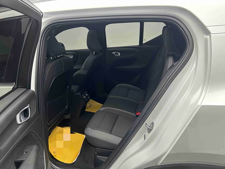 Volvo XC40 2024 B 3 — фото 12