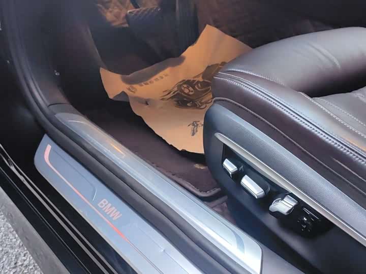 BMW 7-Series 2016 740 Li Leading — фото 15
