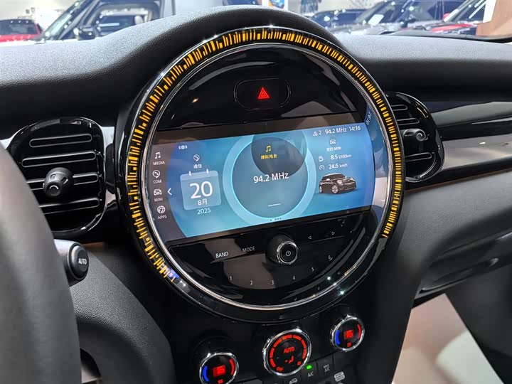 MINI Hatch — фото 10