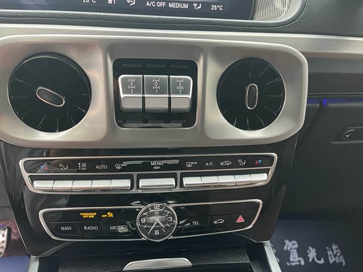 Mercedes-Benz G-Class 2019 G 500 — фото 17