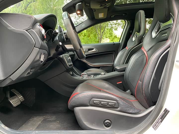 Mercedes-Benz GLA 2017 AMG GLA 45 4 MATIC — фото 13