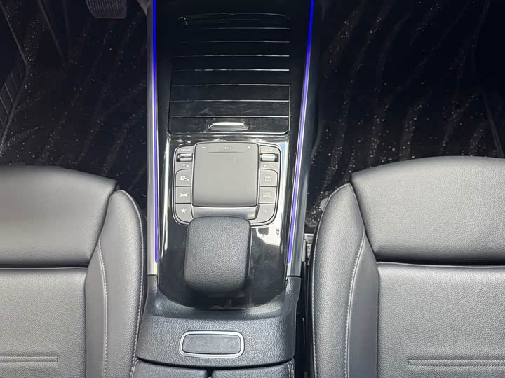 Mercedes-Benz GLA 2022 GLA 200 — фото 11