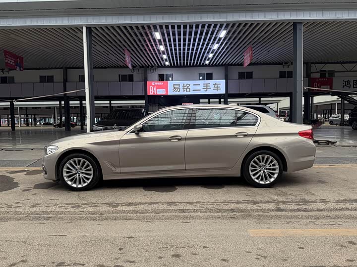 BMW 5 Series 525Li люкс-пакет — фото 3