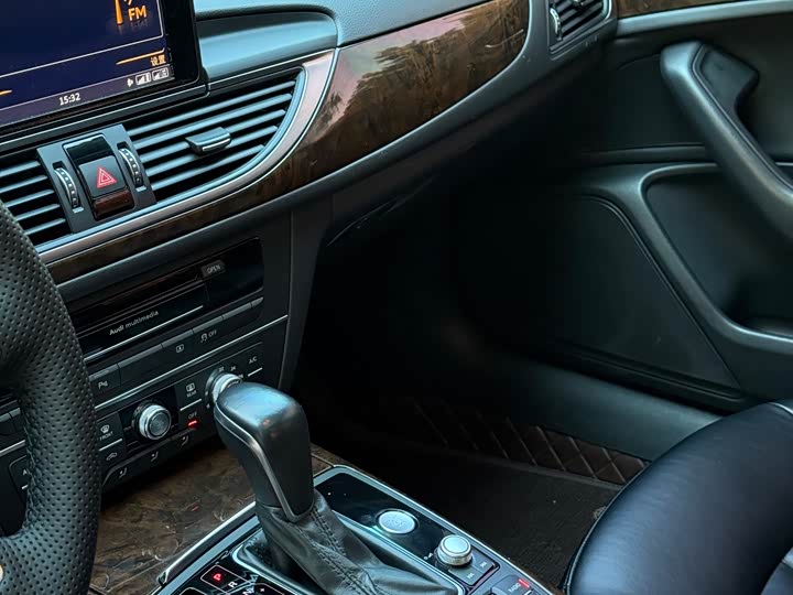 Audi A6L TFSI — фото 7