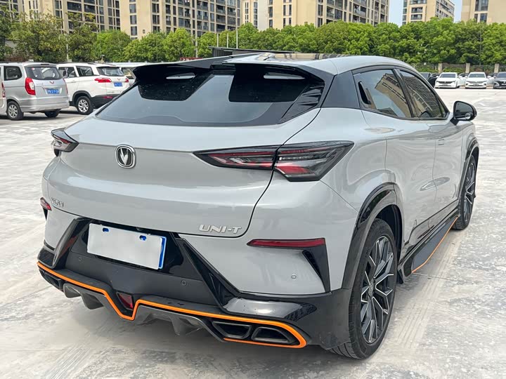Changan UNI-T 2023 1.5 T Premium — фото 5