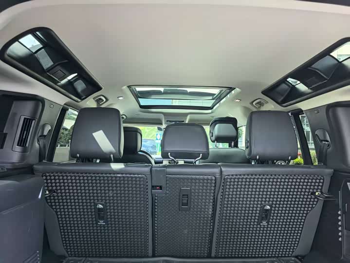 Land Rover Defender — фото 12