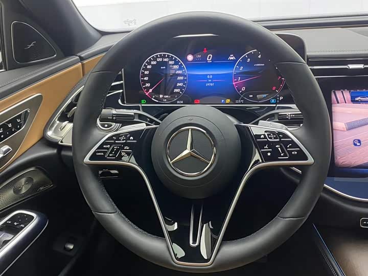 Mercedes-Benz E-Class 2024 E 300 L Luxury — фото 14