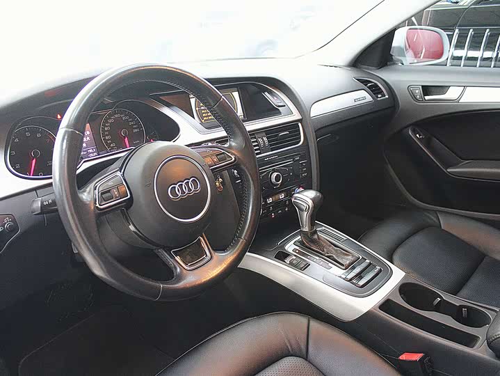 Audi A4L 2015 45 TFSI quattro Sport — фото 4