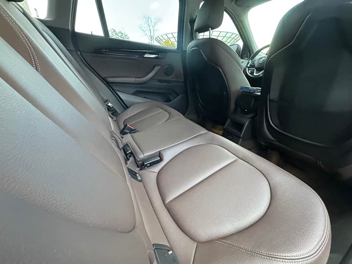 BMW X1 2020 s Drive 20 Li — фото 7