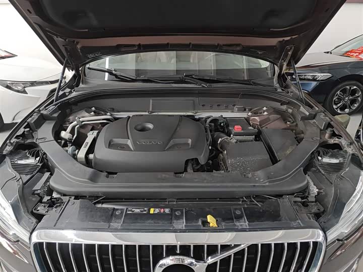 Volvo XC60 2018 T 5 4 WD — фото 16
