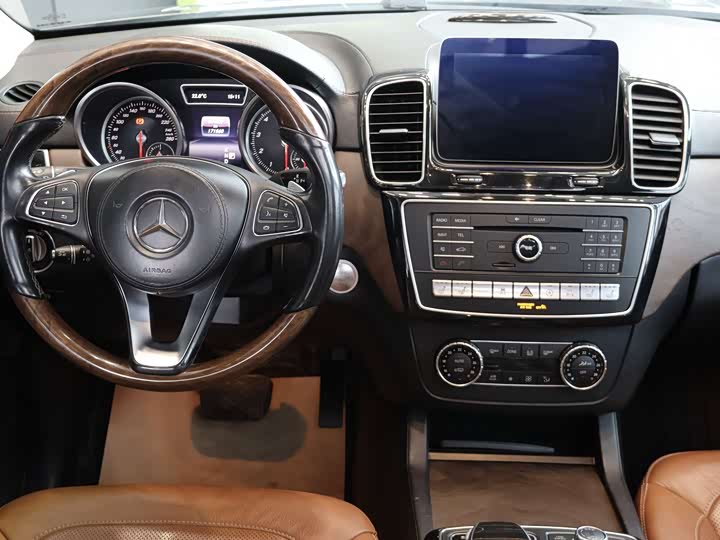 Mercedes-Benz GLS 2016 GLS 500 4 MATIC — фото 6