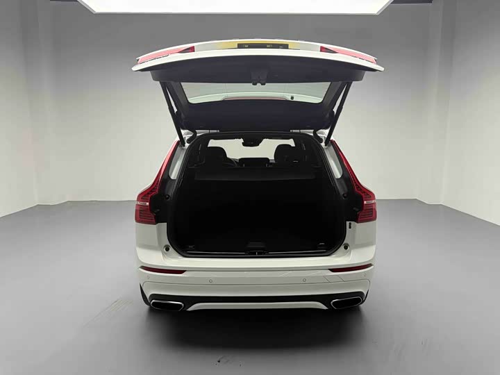 Volvo XC60 2019 T 5 4 WD V — фото 21