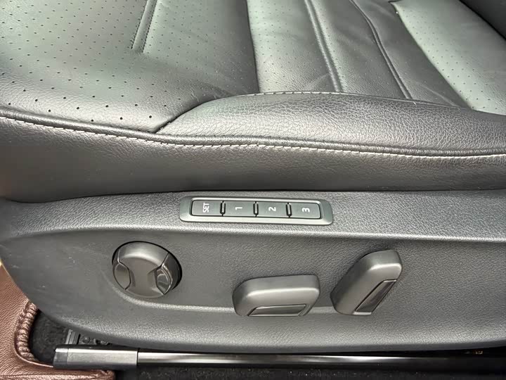 Volkswagen Passat — фото 18