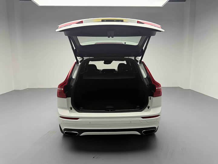 Volvo XC60 2019 T 5 4 WD V — фото 20