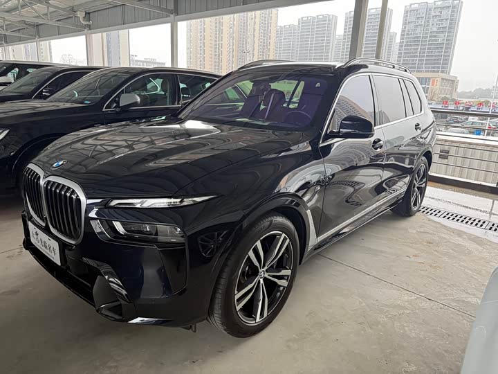 BMW X7 2023 x Drive 40i M — фото 1