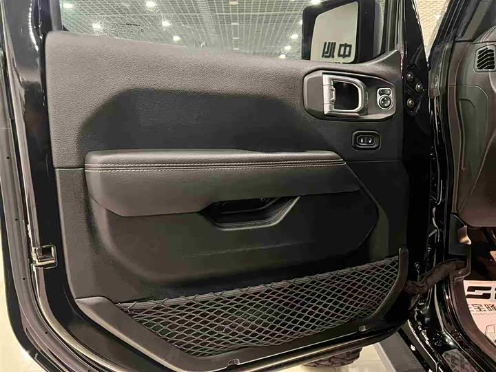 Jeep Gladiator — фото 14