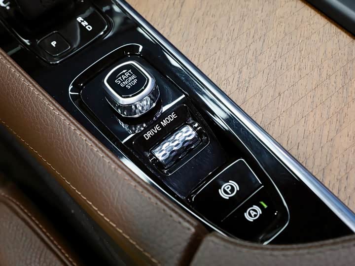 Volvo XC90 2021 B 5 — фото 22