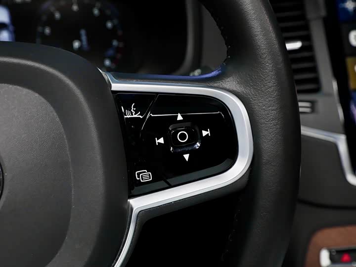 Volvo XC90 2021 B 5 — фото 20
