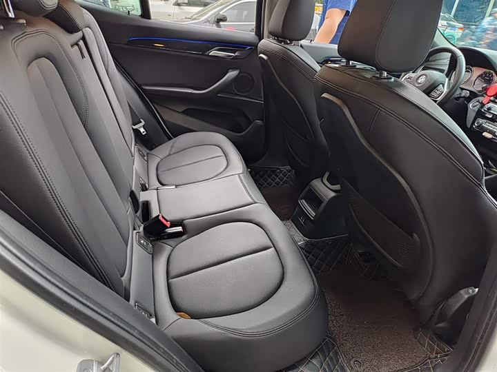 BMW X2 2019 s Drive 20i M VI — фото 11