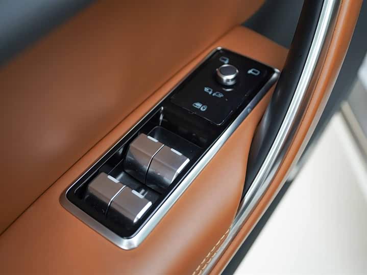 Jaguar XFL 2024 2.0 T P 300 4 WD — фото 10
