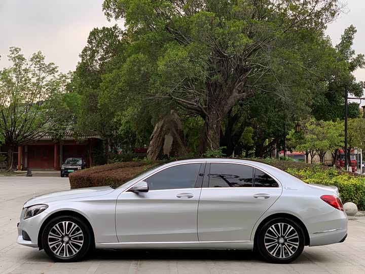 Mercedes-Benz C-Class 2016 C 200 L — фото 13