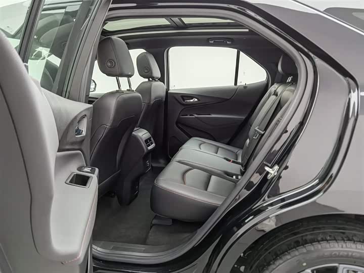 Chevrolet Equinox — фото 15