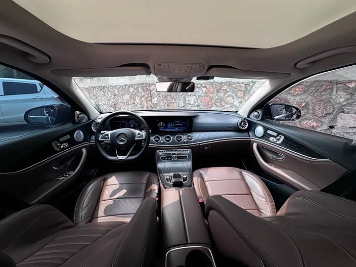 Mercedes-Benz E-Class 2018 E 300 L — фото 9