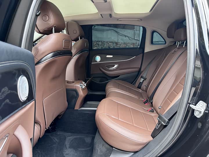 Mercedes-Benz E-Class 2018 E 300 L — фото 10