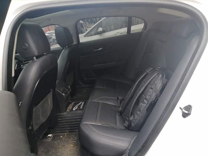 Jaguar XEL 2020 2.0 T 250 PS SE — фото 13