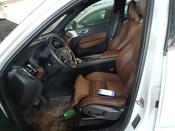 Volvo XC60 Hybrid 2025 Hybrid 4 WD — фото 15