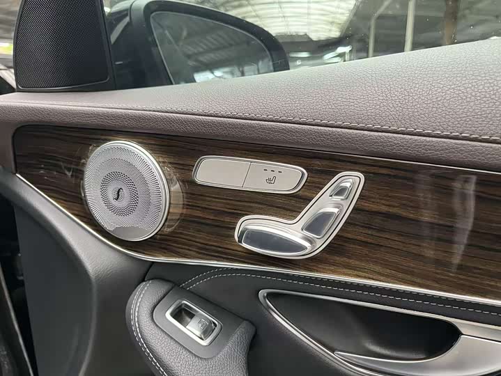 Mercedes-Benz GLC 2017 GLC 260 4 MATIC Luxury — фото 18