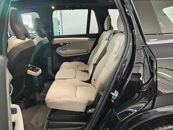 Volvo XC90 Hybrid 2025 T 8 7 — фото 17