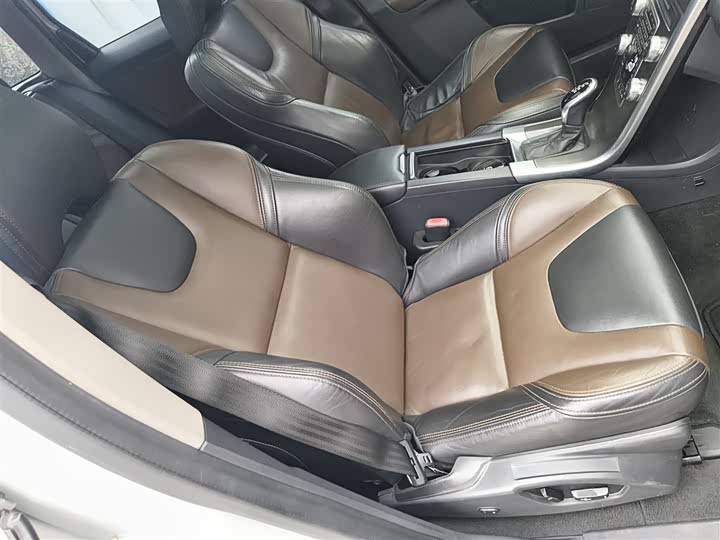 Volvo XC60 2015 T 5 AWD — фото 20