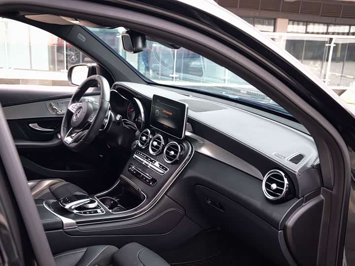 Mercedes-Benz GLC 2018 AMG GLC 63 4 MATIC+ — фото 24