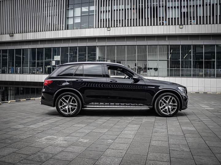 Mercedes-Benz GLC 2018 AMG GLC 63 4 MATIC+ — фото 7