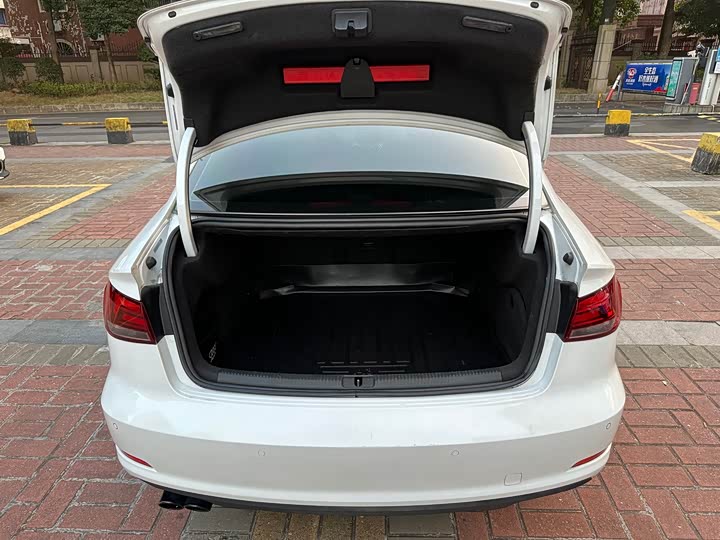 Audi A3 2015 Limousine 35 TFSI MT — фото 11