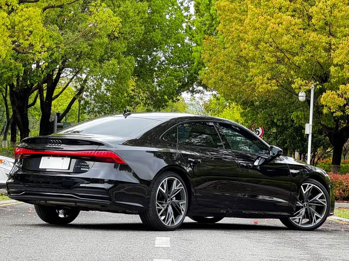Audi A7L 2023 55 TFSI quattro S-line — фото 3
