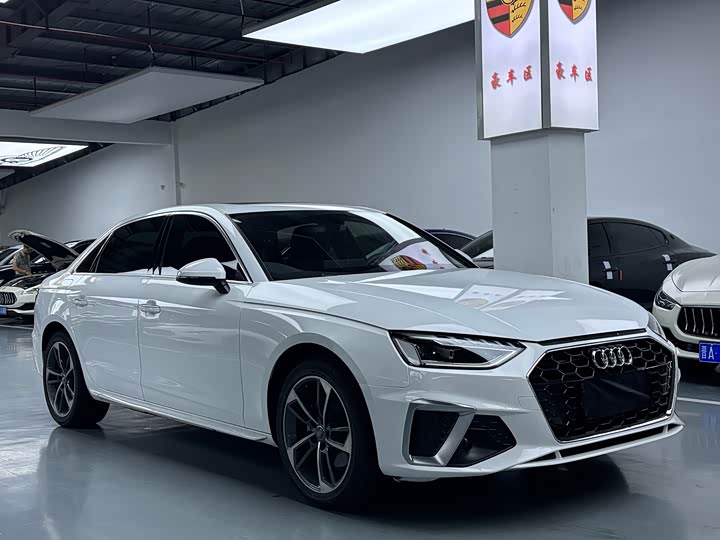 Audi A4L 40 TFSI стиль-динамик — фото 3