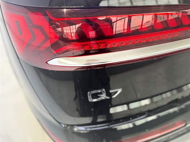 Audi Q7 2023 55 TFSI quattro S line Sport — фото 18