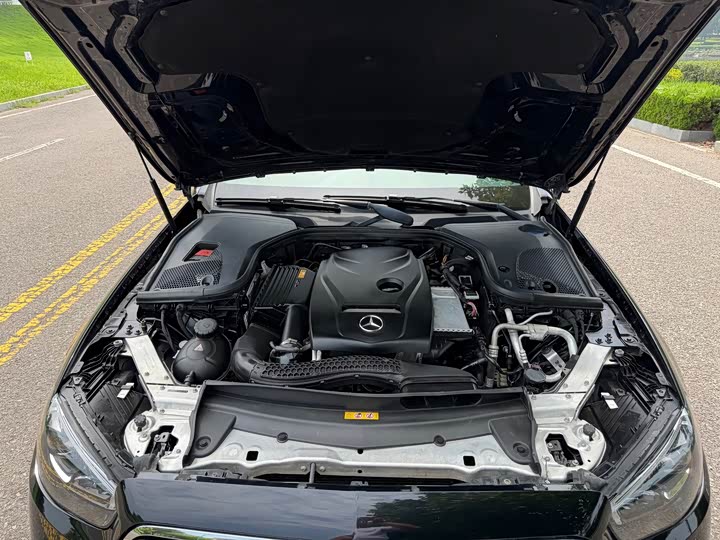 Mercedes-Benz E-Class E 200 L — фото 10