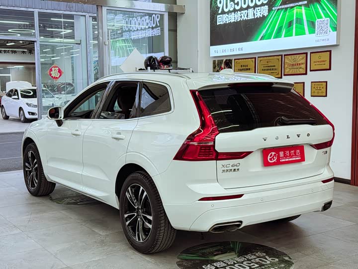 Volvo XC60 2019 T 5 4 WD VI — фото 5