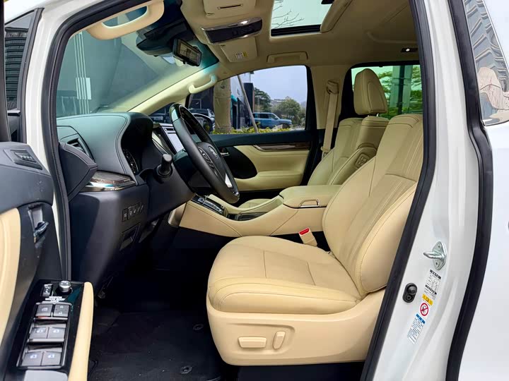 Toyota Alphard — фото 15